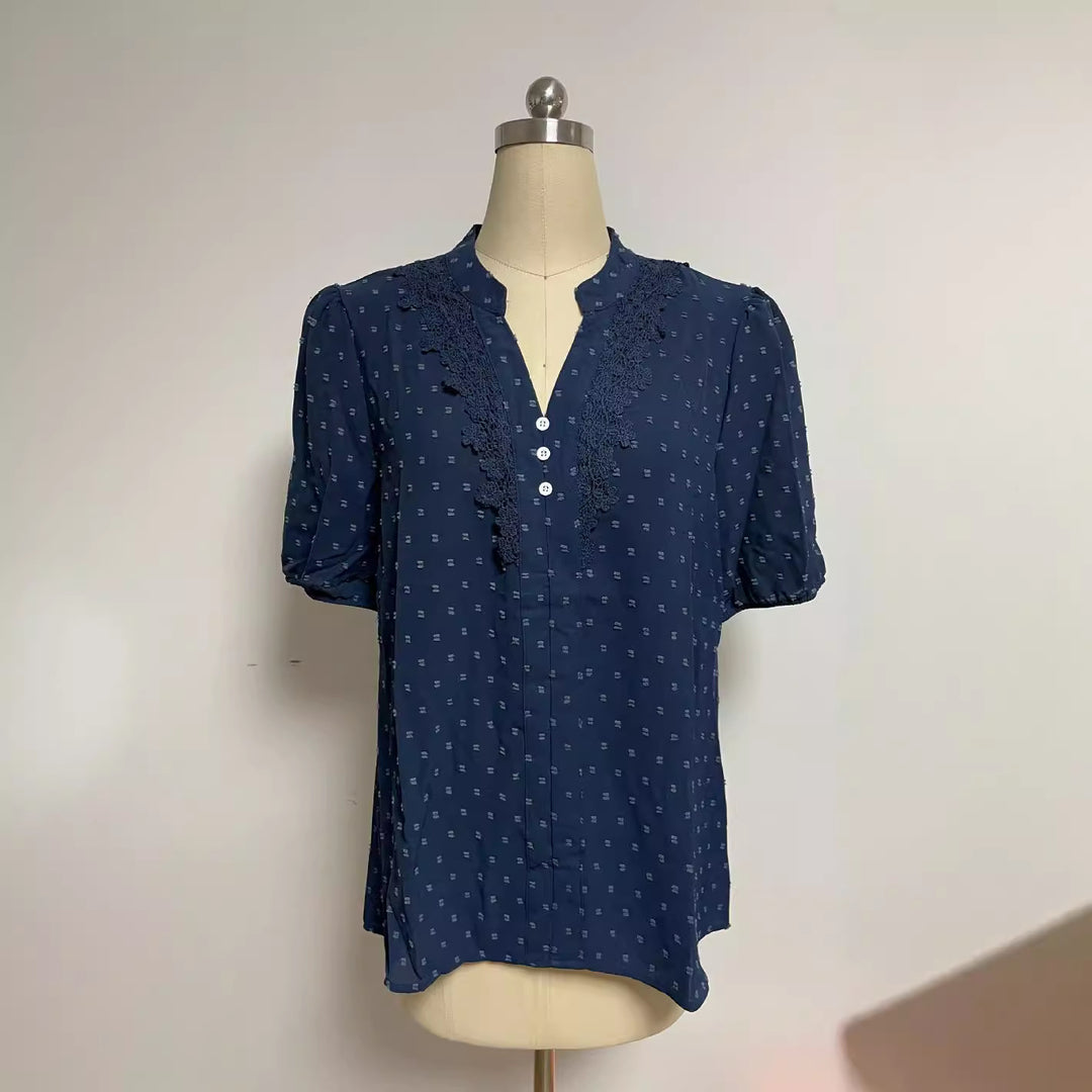 Dame nan semitransparent Dobby-bluse med ståkrave, hæklet detalje og pufærmer Skovae