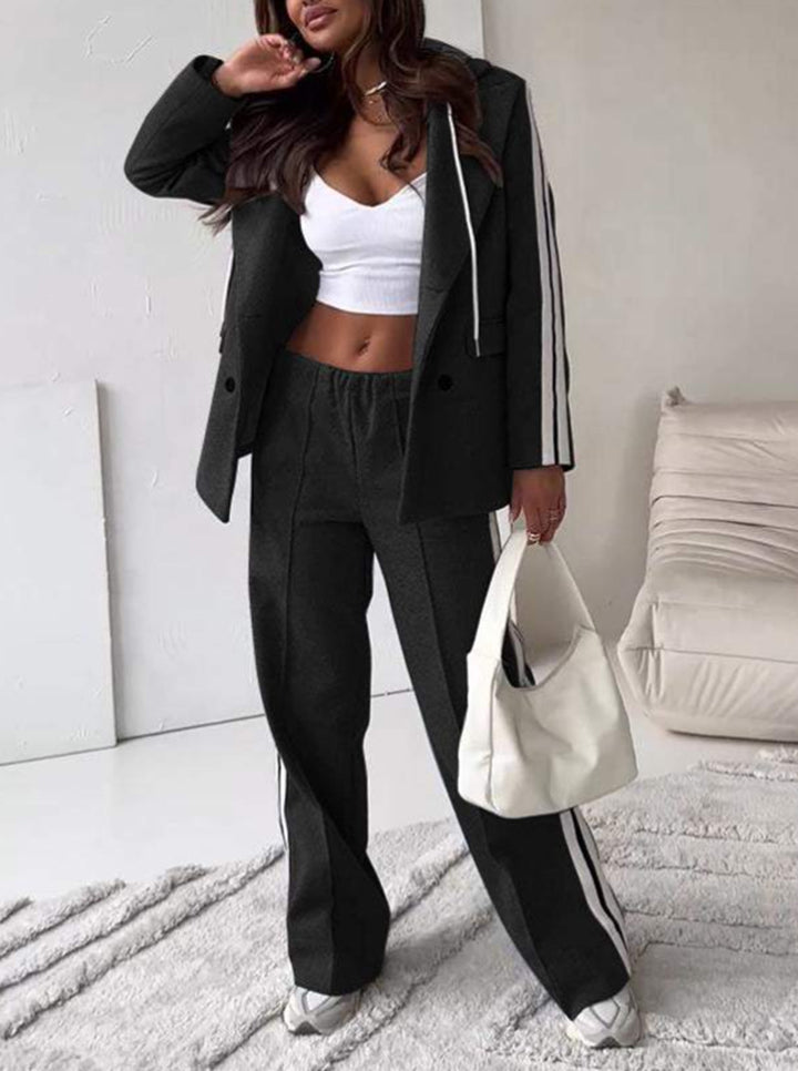 Dame nan sporty-elegante blazer-to-delt med hætteblazer og bred træningsbukser med sidelæns stribe Skovae