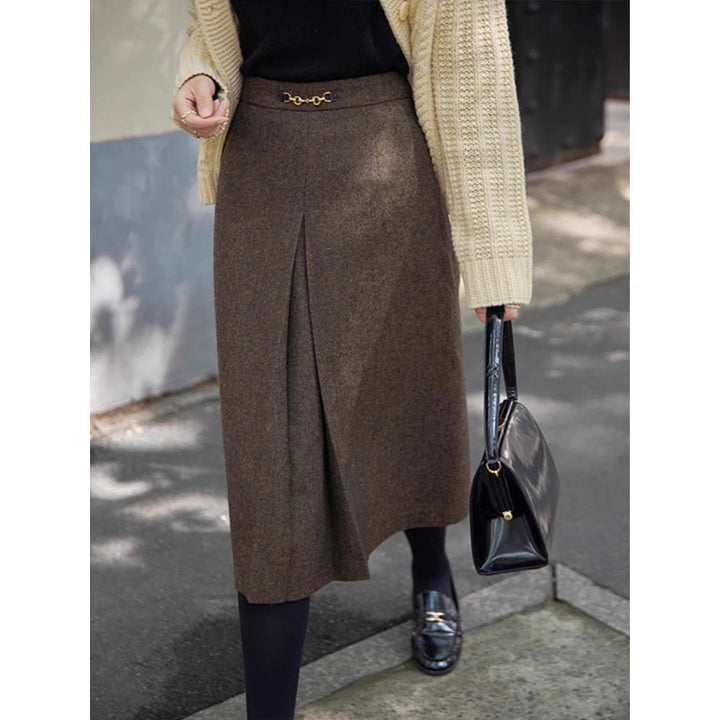 Dame elegant mid skirt med raffineret plissé behandling og sidelængde slids Stilla