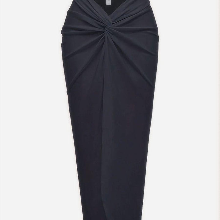 Dame bikini-sæt med elegant skræddersyet skørt-look og stilfuld stjerne-applikation Skovae