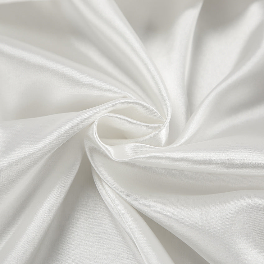 Dame Satin Morgenkåbe med elegante fjer Stilla