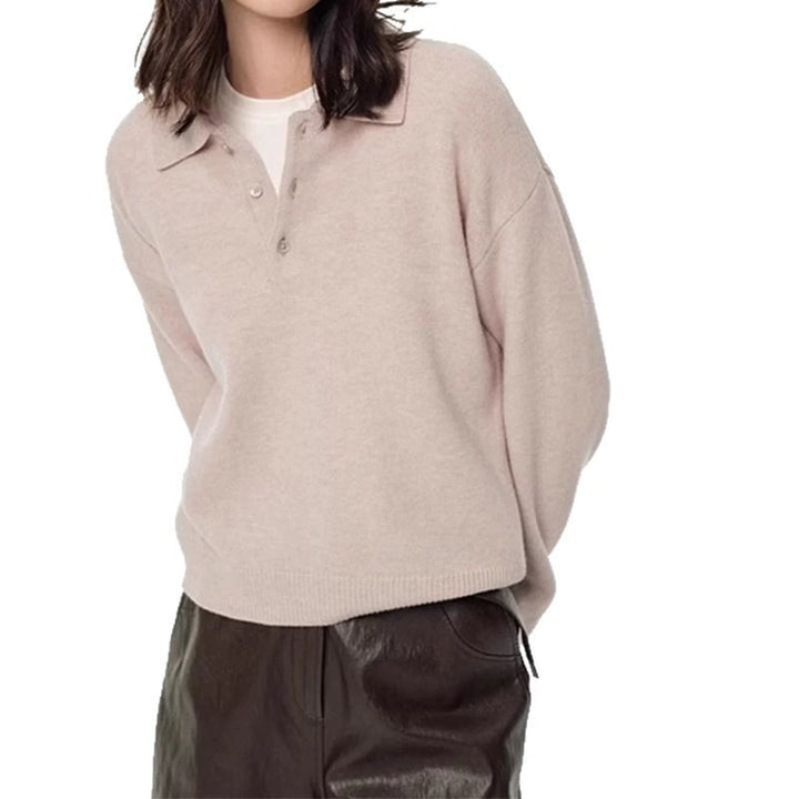 Dame elegant pullover med klassisk polo krave og fine knapdetaljer Stilla