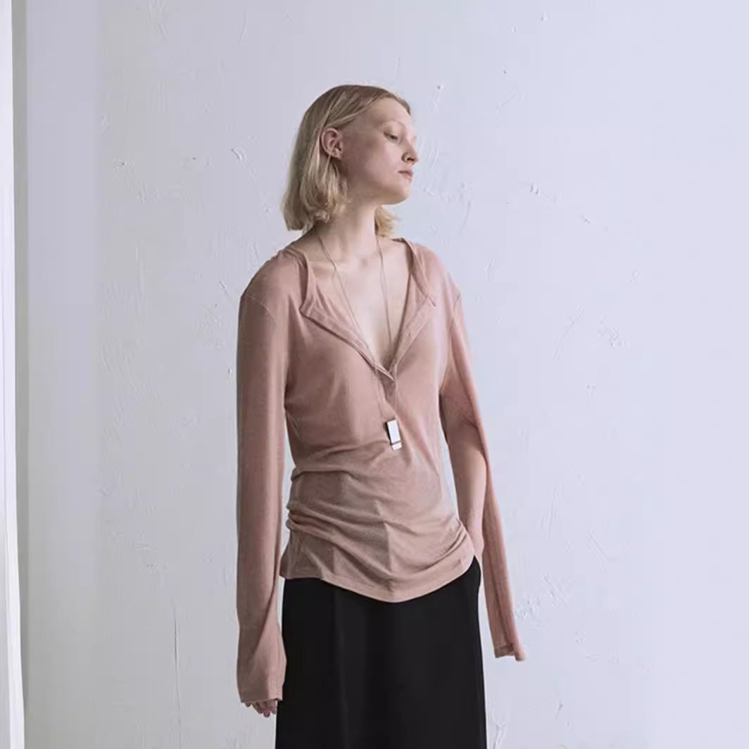 Dame casual langærmet skjorte med dyb V-udskæring og elegant snit Stilla
