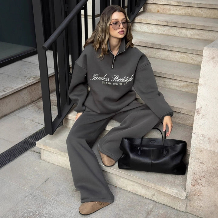 Kvindernes sporty halvlange pullover med fuldlængde lynlås og oversized pasform
