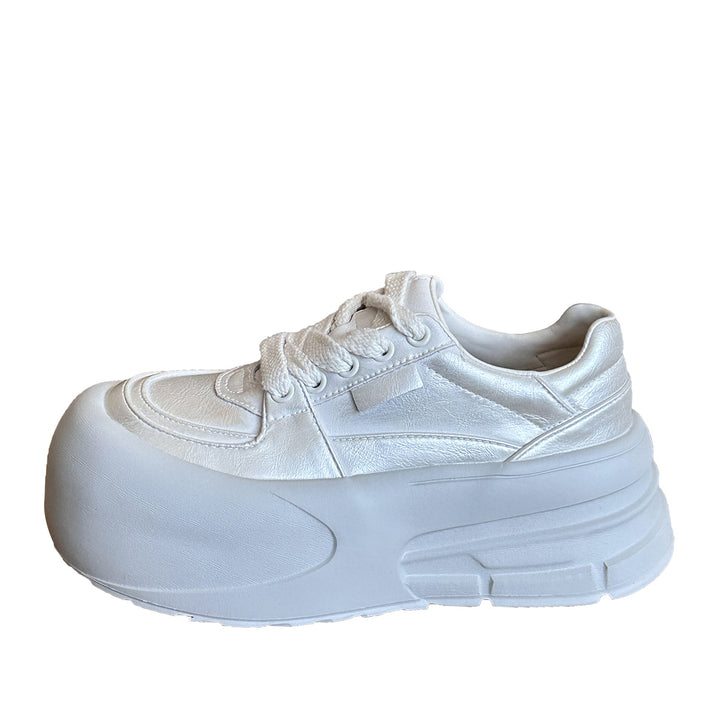 Femme Chunky Platform Sneakers med retro-silhouette Stilla
