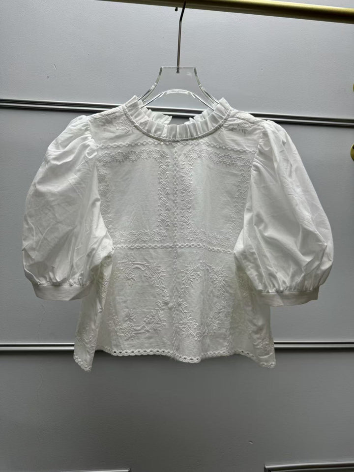 Dame Midirok med kunstneriske broderier og delikate flæsedetaljer Stilla