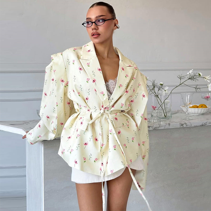 Dame blazer med taljebælte og moderne puffærmer Stilla