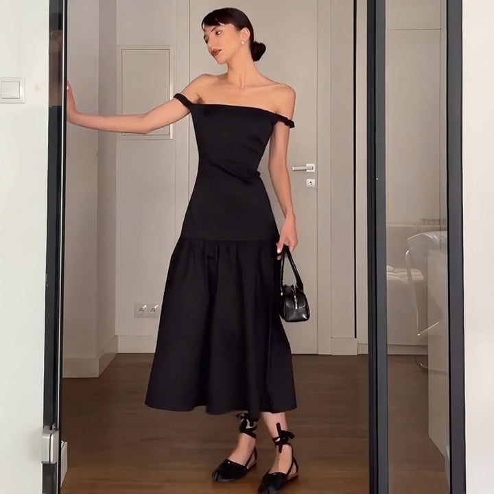 Damer Elegant Off-Shoulder Kjole med flydende Skørt og Volantdetaljer Stilla