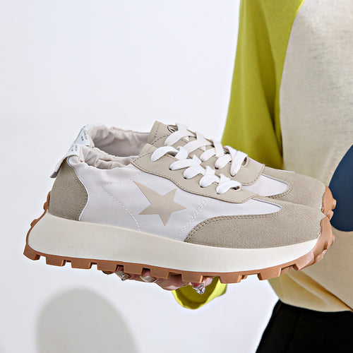 Dame Sneakers i sporty-moderne design med åndbar overfladestruktur og dæmpende sål Stilla
