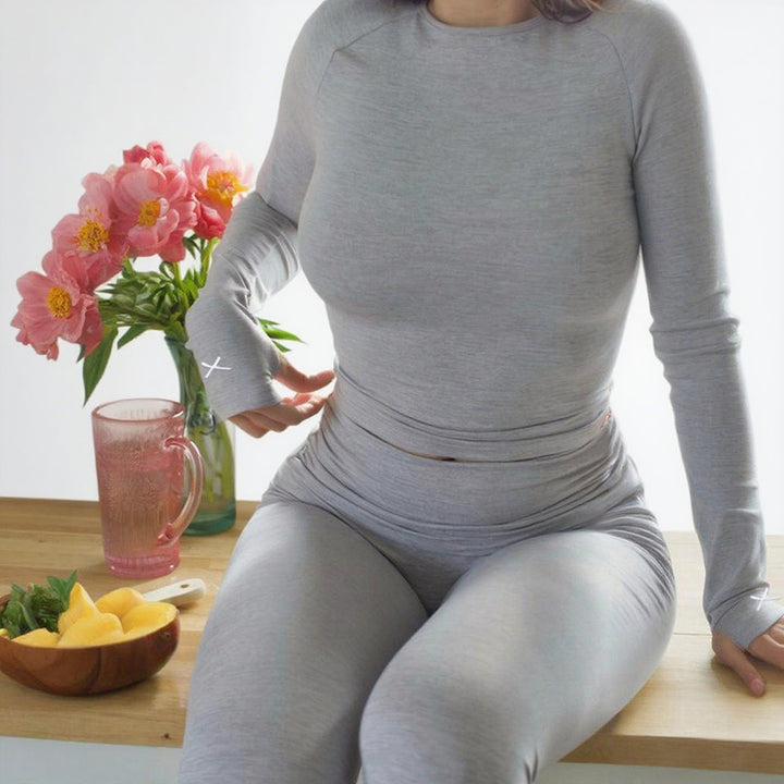 Dame Sportigt sæt bestående af langærmet overdel og leggings Skovae