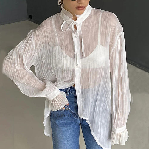 Dame langærmet bluse med elegant ståkrave og fine flæsedetaljer Stilla