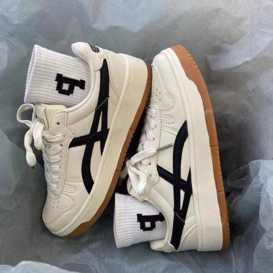 Dame Sporty Sneakers med moderne overmateriale og skridsikre gummisåler Stilla