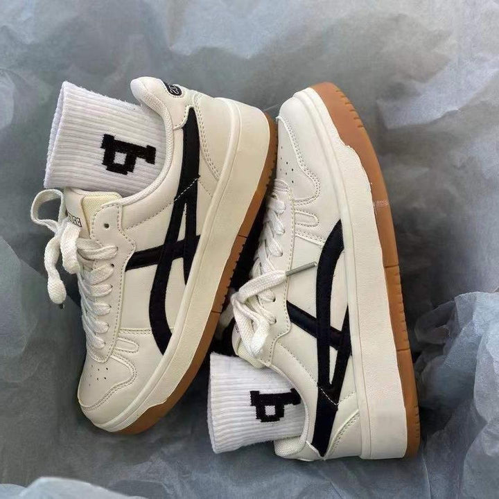 Dame Sporty Sneakers med moderne overmateriale og skridsikre gummisåler Stilla