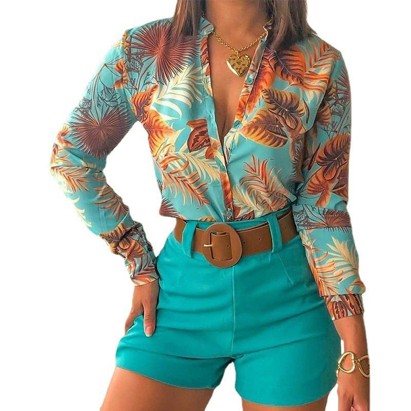 Damebluse med blomsterdesign og elegant snit Stilla