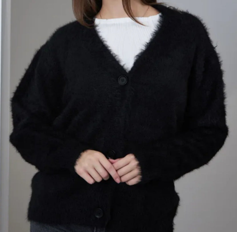 Damer hyggelig strikjakke med blød mohair-blanding og elegant knapliste Stilla