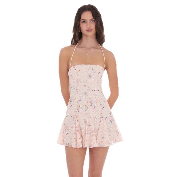 Kvinders blomsterkjole med strapless design og frisk snit