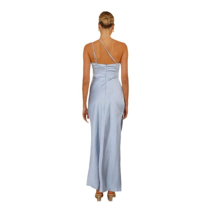 Dame maxikjole med asymmetrisk snit og elegant satin-finish Stilla