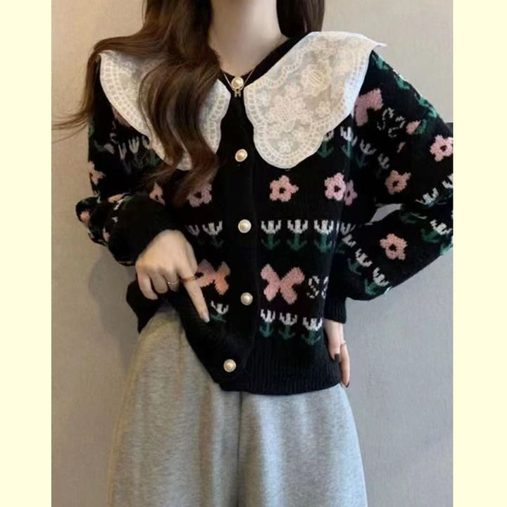 Kvinders cardigan med blomster mønstre og stor krave Stilla