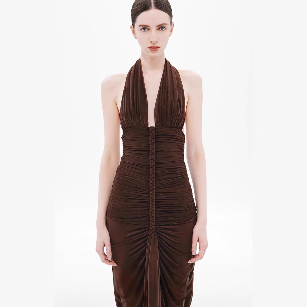 Dame elegant strapless aftenkjole med raffineret drapering og dyb udskæring Skovae