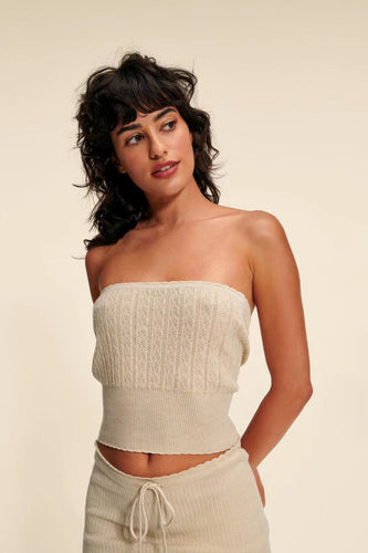 Dame Crop-Top med fin ribstrikstruktur og elegant bandeau-udskæring Stilla