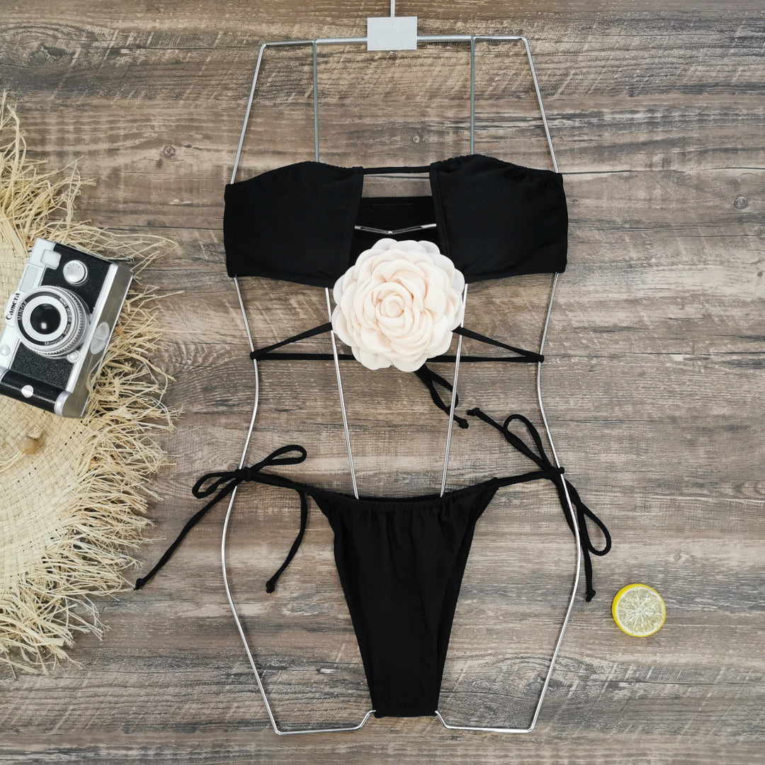Dame bikini-sæt med blomsteroberdel og spændende snøre detaljer Stilla