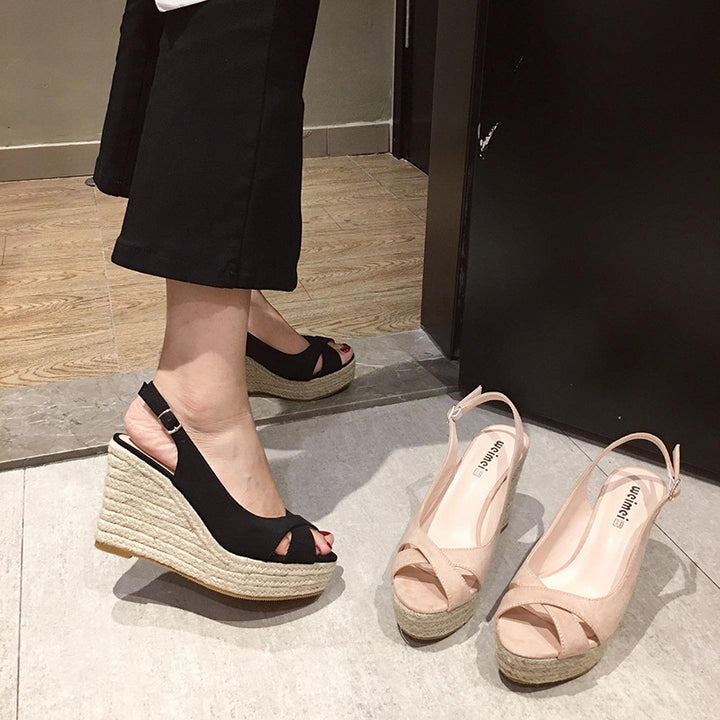 Dame Wedge-sandaletter med elastisk remdesign og fashionable plateau Stilla