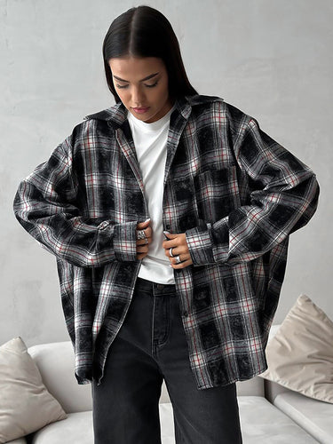 Dame Oversized Karo skjorte i afslappet snit med praktiske knapdetaljer Stilla
