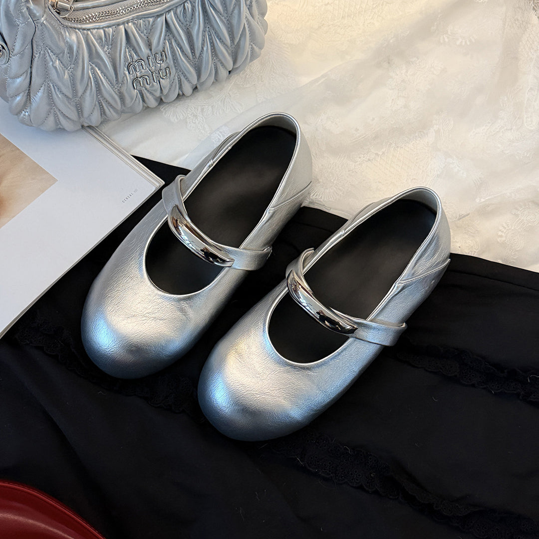 Femme Classic Mary Jane Ballerinas med stilfuld metallisk accent Stilla