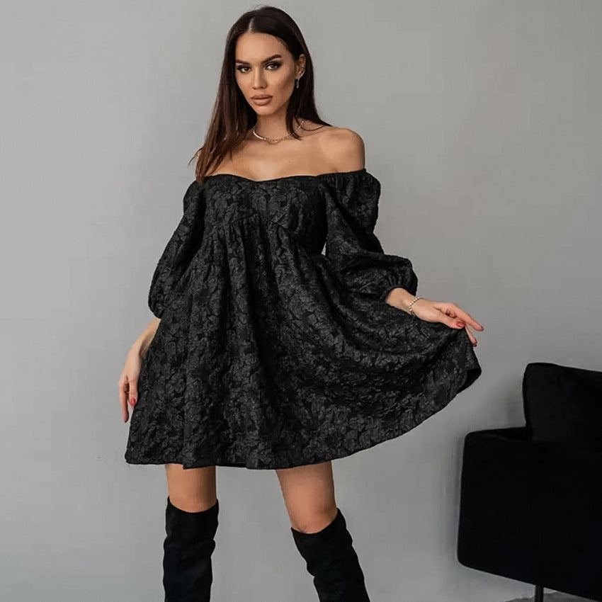 Dame Off-Shoulder Minikjole med voluminøse puffærmer og struktureret stof Stilla