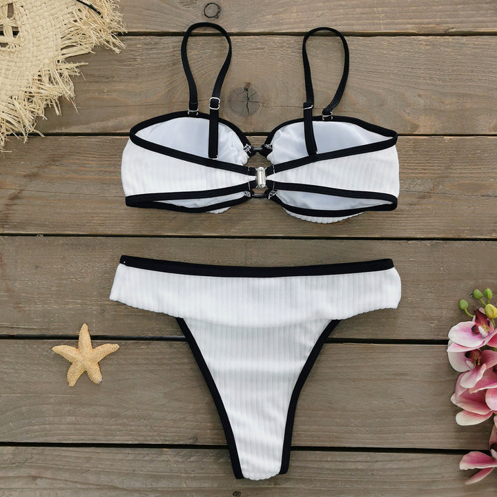 Dame bikini-sæt med elegant flæse-design og modige kontrast accenter Stilla