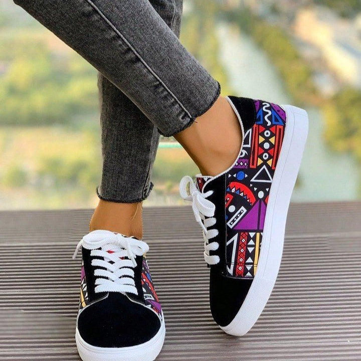 Dame mode Sneakers i farverigt grafikdesign med komfortabel indersål Stilla