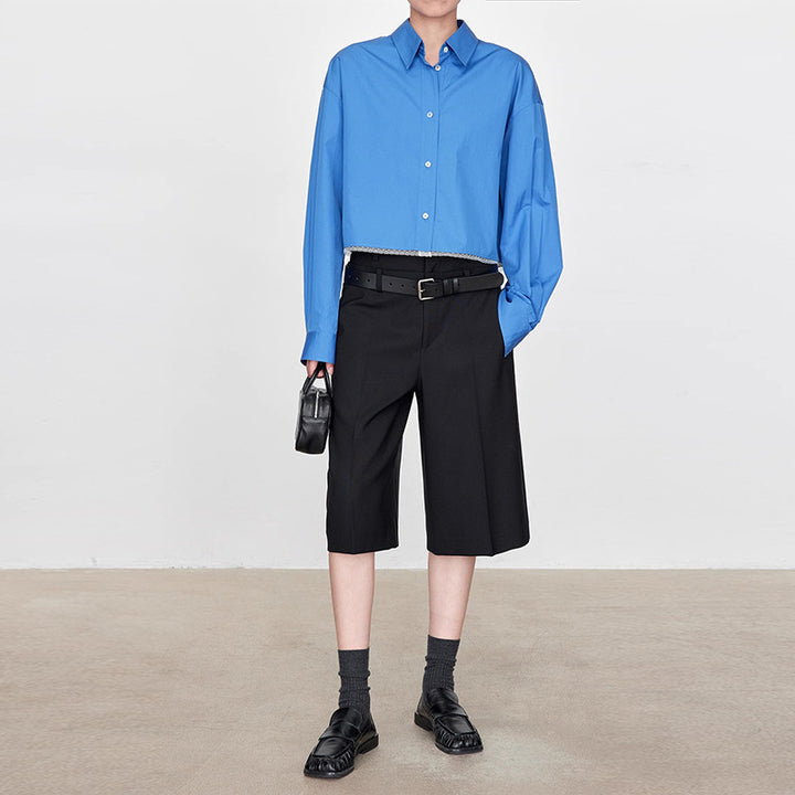 Dame sportlig blousonjakke med moderne snit og dertil passende kort shorts i elegant look Stilla