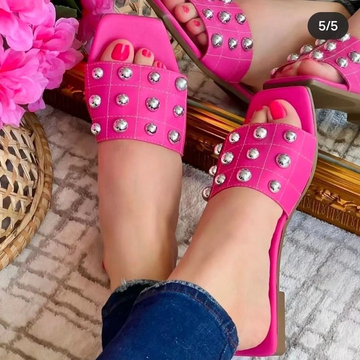 Dame sandaler med moderne smykkestifter og komfortable såler Stilla