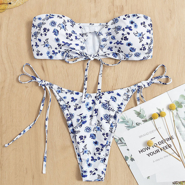 Dame bikini med florale accenter og justerbare bindebånd Skovae