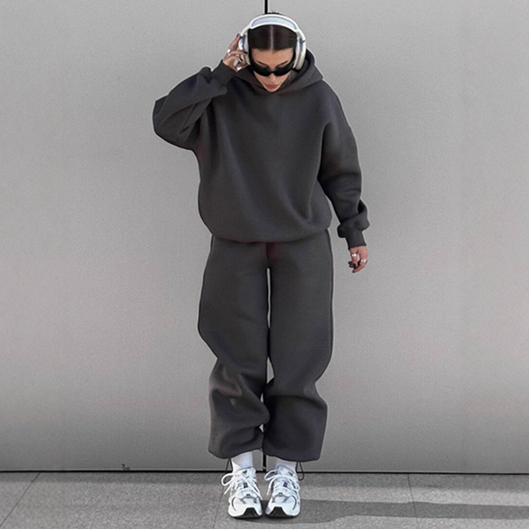 Kvinders komfortable fritidssæt lavet af materiale af høj kvalitet sweatshirt vw