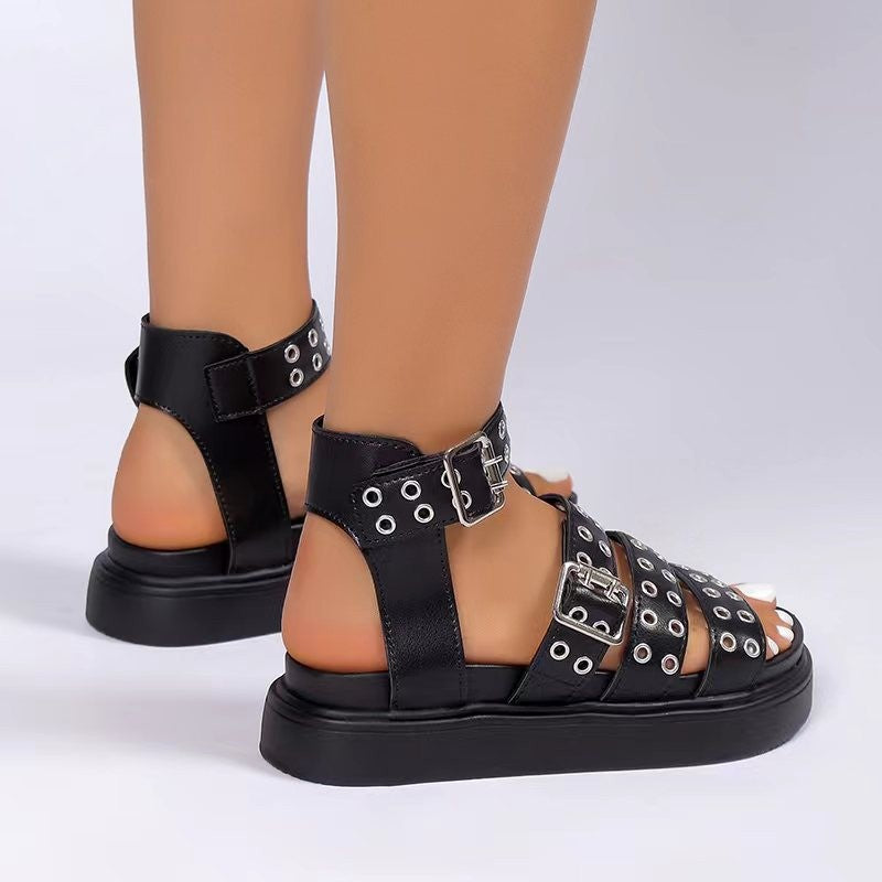 Dame mode ankel-sandaler med trendy huller og komfortabelt fodseng Stilla