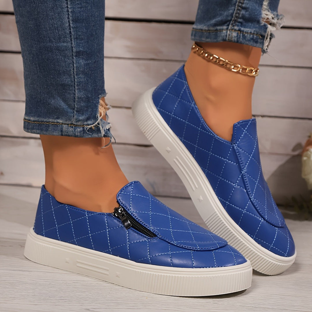 Dame Slip-On Sneakers med trendy quiltedesign og praktisk lynlåsåbning Stilla