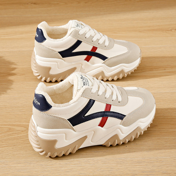Dame Komfortable Sneakers med hyggeligt indvendigt foer og robust såleprofil Stilla