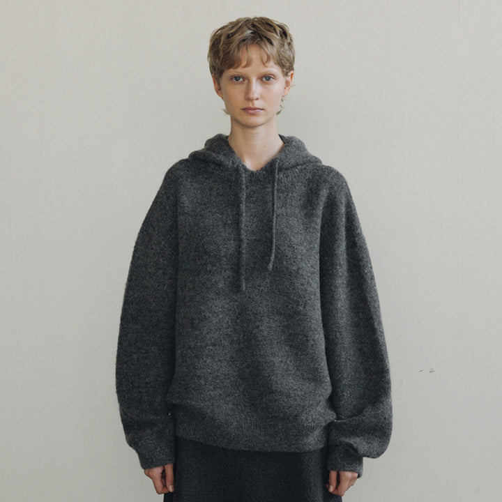 Damer afslappet hoodie lavet af blødt strikkemateriale med hætte og oversized snit Stilla