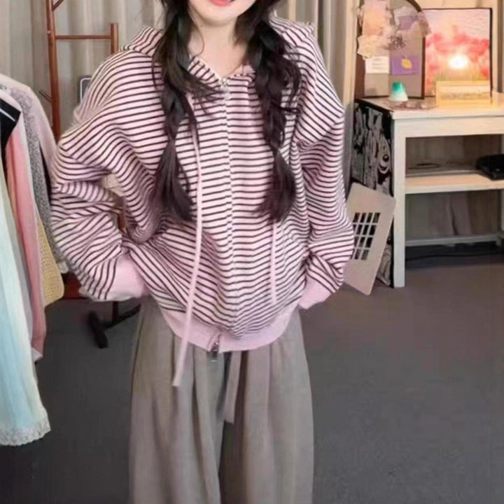 Kvinders fashionable cardigan med bredt stribet mønster og praktiske lommer Stilla