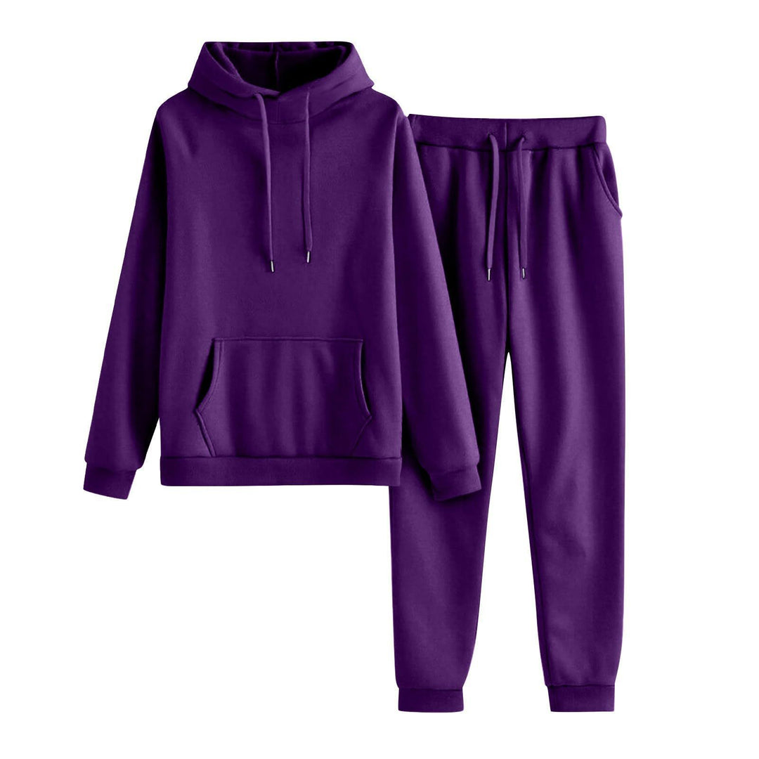 Dame hoodie og jogger sæt i en afslappet pasform med praktiske lommer Skovae