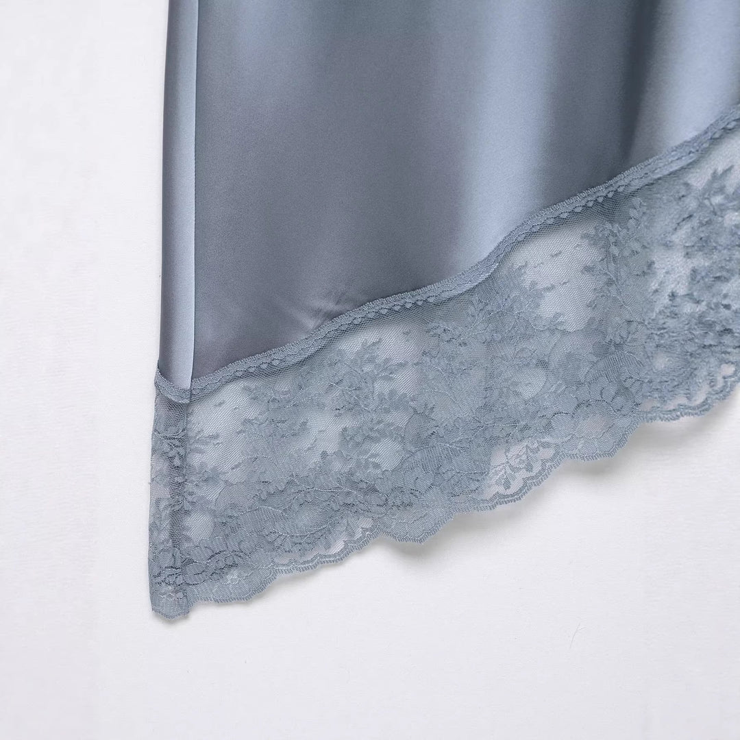 Dame elegant satin nederdel med delikat spids dekoration Skovae