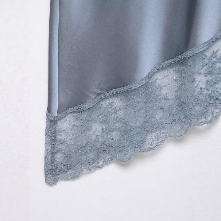 Dame elegant satin nederdel med delikat spids dekoration Skovae