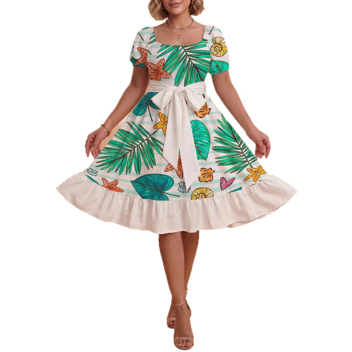 Damekjole med figursyet snit og legende blomsterdesign Skovae
