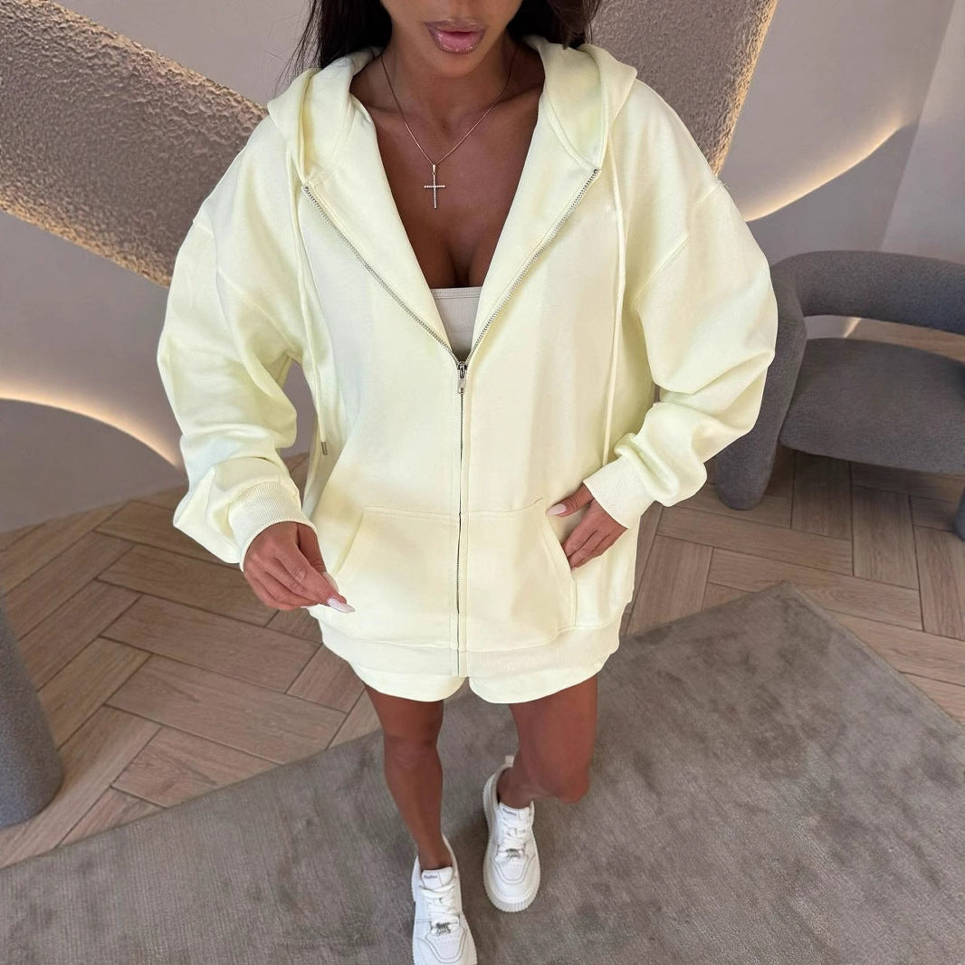 Dame sporty shorts og hoodie sæt lavet af blød fleece Skovae
