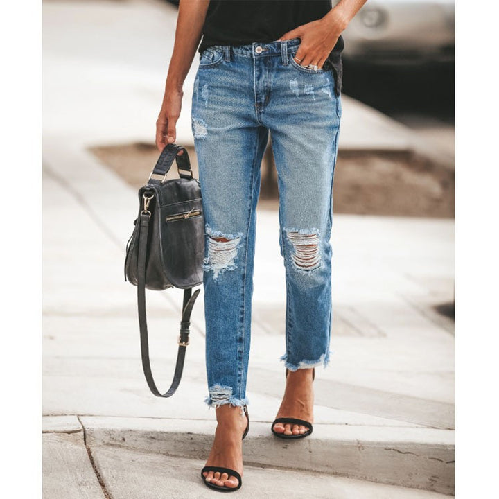 Dame Ripped Jeans i moderne Relaxed-Fit med frynset kanter og karakteristiske distressed-detaljer Stilla