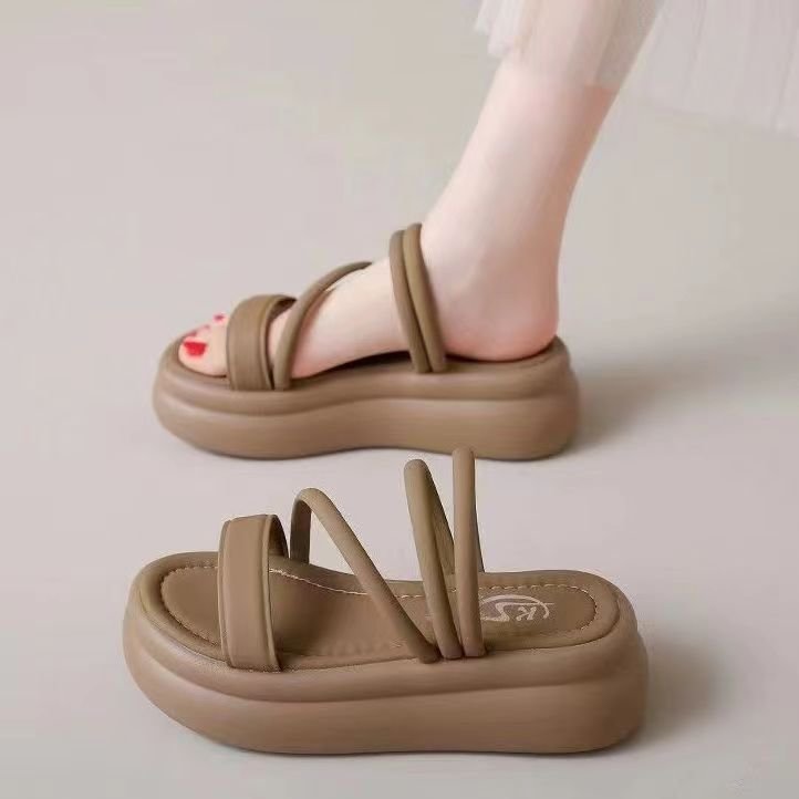 Dame Plateau-sandaler med moderne remdesign og behagelig dæmpende sål Stilla