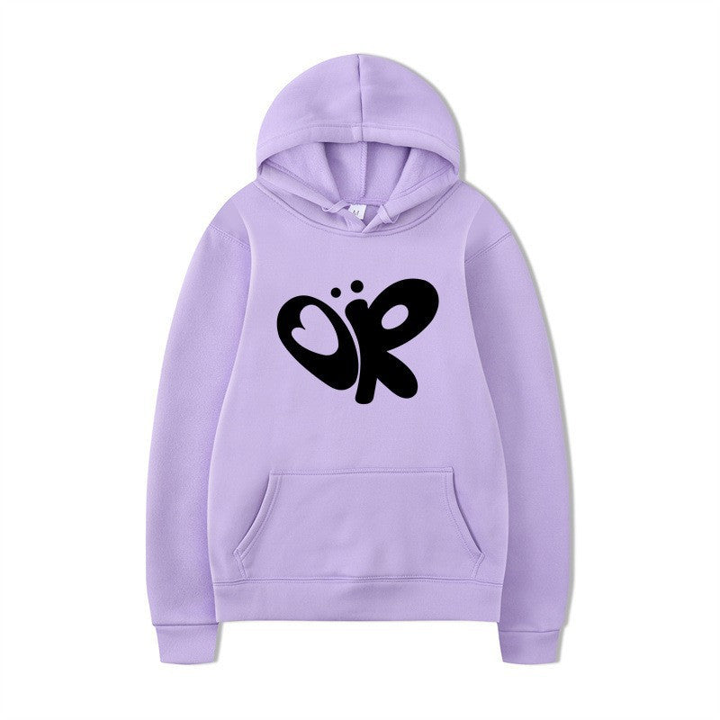 Dame hoodie med stort print og praktisk kænguru lomme Skovae