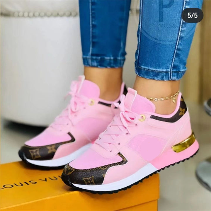 Dame sporty sneakers med moderigtige accenter og høj kvalitet sål Stilla