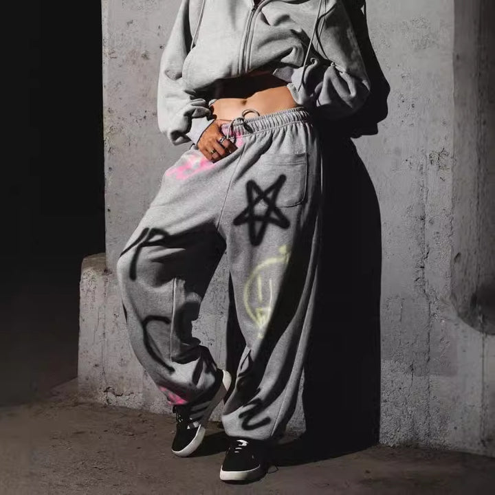 Kvinder casual hoodie og jogger bukser sæt i urban graffiti design Stilla